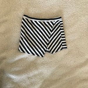 Abercrombie Kids black and white striped skort